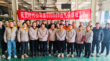 風(fēng)雨中馳而不息，奮斗中砥礪前行